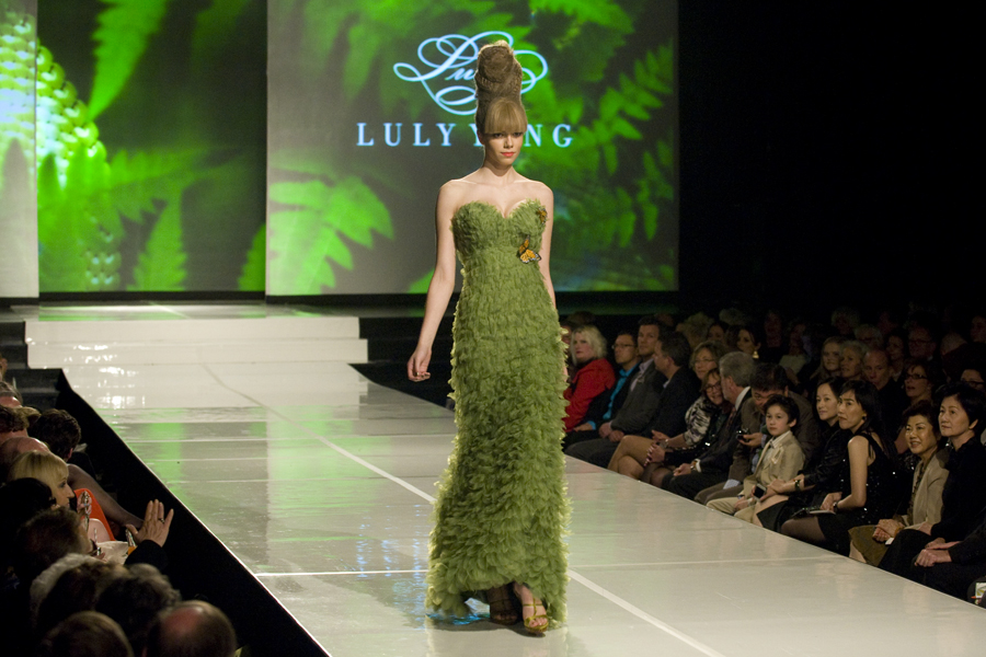 LULY YANG 2012