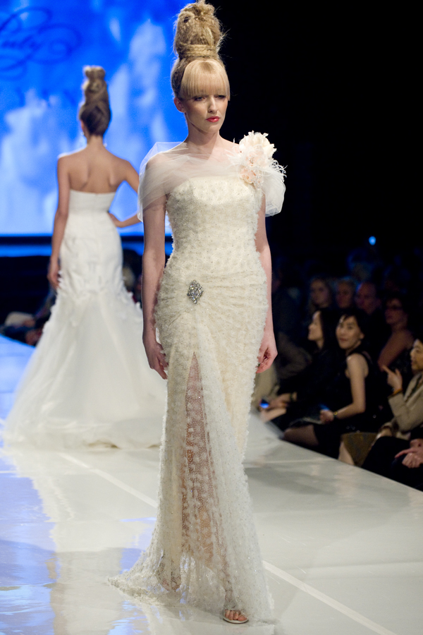 LULY YANG 2012