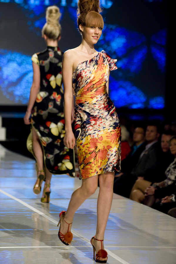 LULY YANG 2012