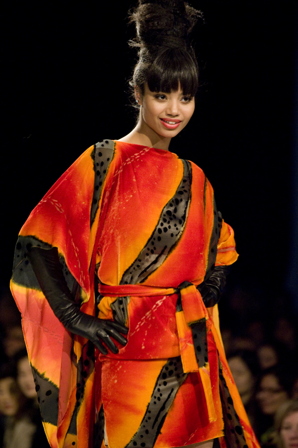 LULY YANG 2012