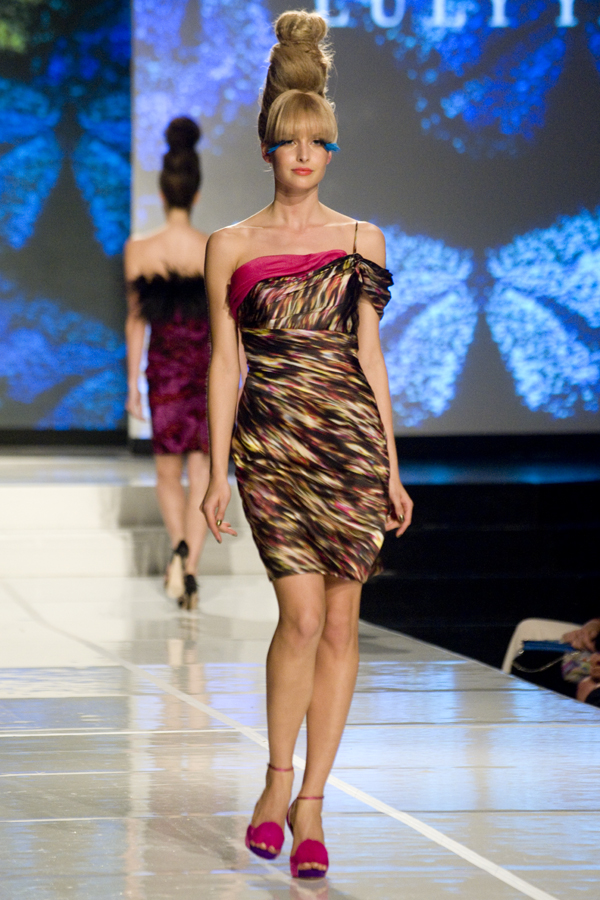 LULY YANG 2012