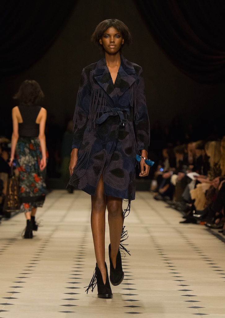 Burberry Womenswear Autumn_Winter 2015 Collection - Look 19