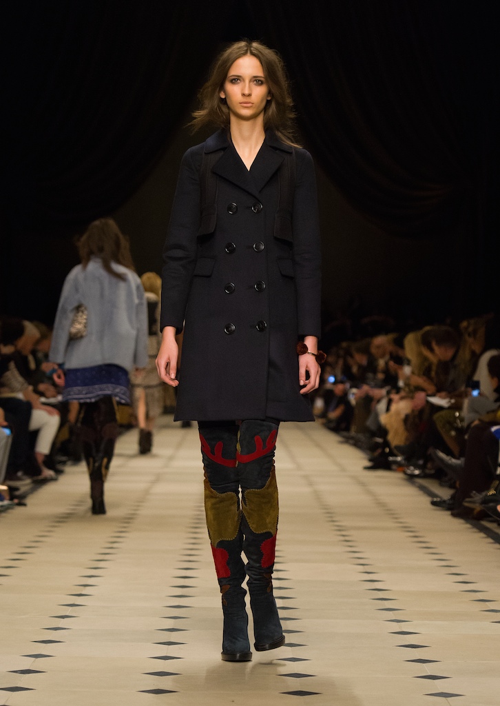 Burberry Womenswear Autumn_Winter 2015 Collection - Look 33