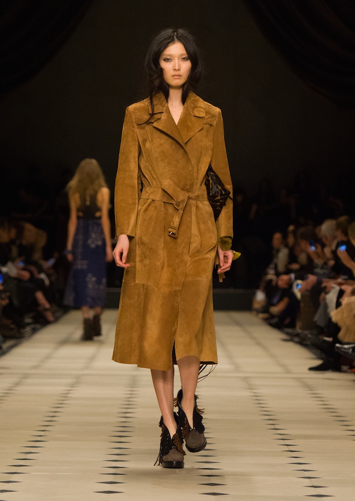 Burberry Womenswear Autumn_Winter 2015 Collection - Look 37