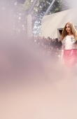 ambient-image-of-the-burberry-prorsum-womenswear-spring_summer-2014-sho_007