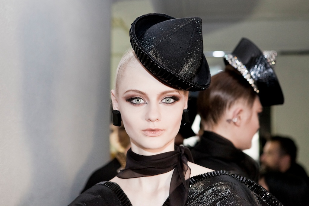 BACKSTAGE GAULTIER COUTURE | FASHIONTOGRAPHER