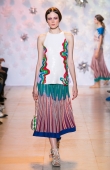 Tsumori Chisato Ready to Wear Collection Spring Summer 2015 fashion show in Paris